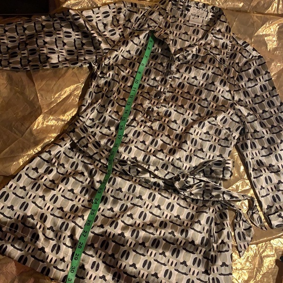 FDJ SZ 10 LONG SLEEVES 97% POLYESTER 3% SPANDEX BLOUSE - Picture 3 of 6